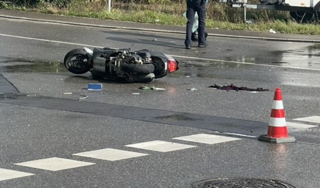 Wie es zu dem Zusammensto mit dem Motorroller kam, ist noch unklar.  | Foto: Alexander Huber