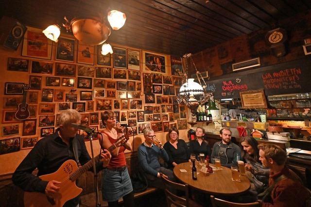 Ein Konzertbesuch in Freiburgs kleinster Kleinkunstkneipe - dem Littfass