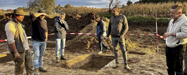 Ein Zwischenstand der Archologische G...urden bei einer Begehung vorgestellt.   | Foto: Erika Sieberts