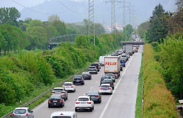 So oder so hnlich knnte es von Montag an auf der B31 stadteinwrts aussehen.  | Foto: Ingo Schneider