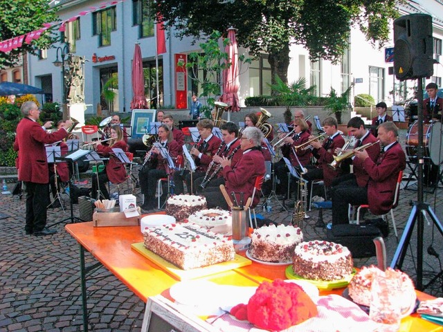 Die Stadtmusik Todtnau spielte ein Stndchen zum 25. Geburtstag des Naturparks.  | Foto: Eva Wollweber