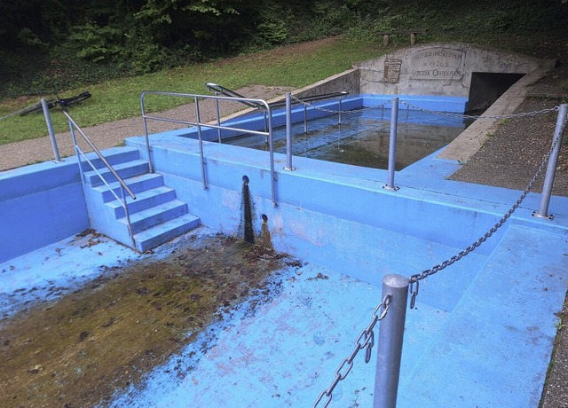 Die zwei Becken brauchen  mehr Zeit, b...einigung mit Quellwasser gefllt sind.  | Foto: Dirk Sattelberger