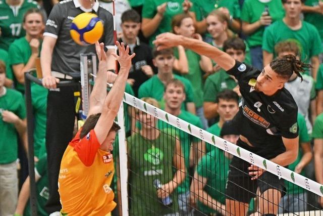 Volleyballer der FT 1844 Freiburg setzen Erfolgsserie im Derby gegen Karlsruhe fort