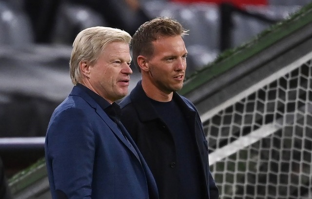 Oliver Kahn (links) sieht aktuell kein...ionalmannschaft von Julian Nagelsmann.  | Foto: Sven Hoppe/dpa