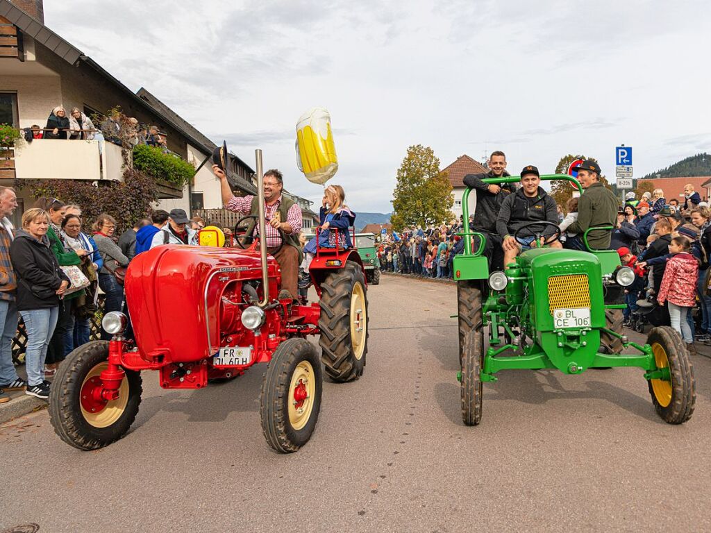 Die Tiere der Erlenbacher Weidegenossenschaft sind wieder im Tal. Das wurde in Oberried beim Almabtrieb mit einem groen Fest gefeiert.