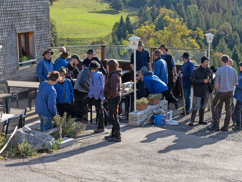 Die Tiere der Erlenbacher Weidegenossenschaft sind wieder im Tal. Das wurde in Oberried beim Almabtrieb mit einem groen Fest gefeiert.