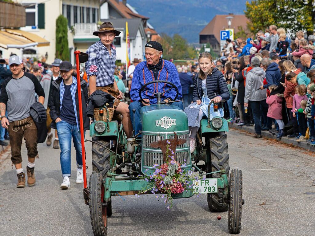 Die Tiere der Erlenbacher Weidegenossenschaft sind wieder im Tal. Das wurde in Oberried beim Almabtrieb mit einem groen Fest gefeiert.