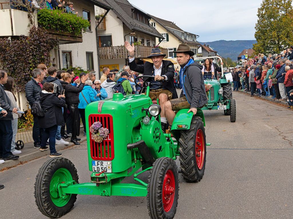 Die Tiere der Erlenbacher Weidegenossenschaft sind wieder im Tal. Das wurde in Oberried beim Almabtrieb mit einem groen Fest gefeiert.