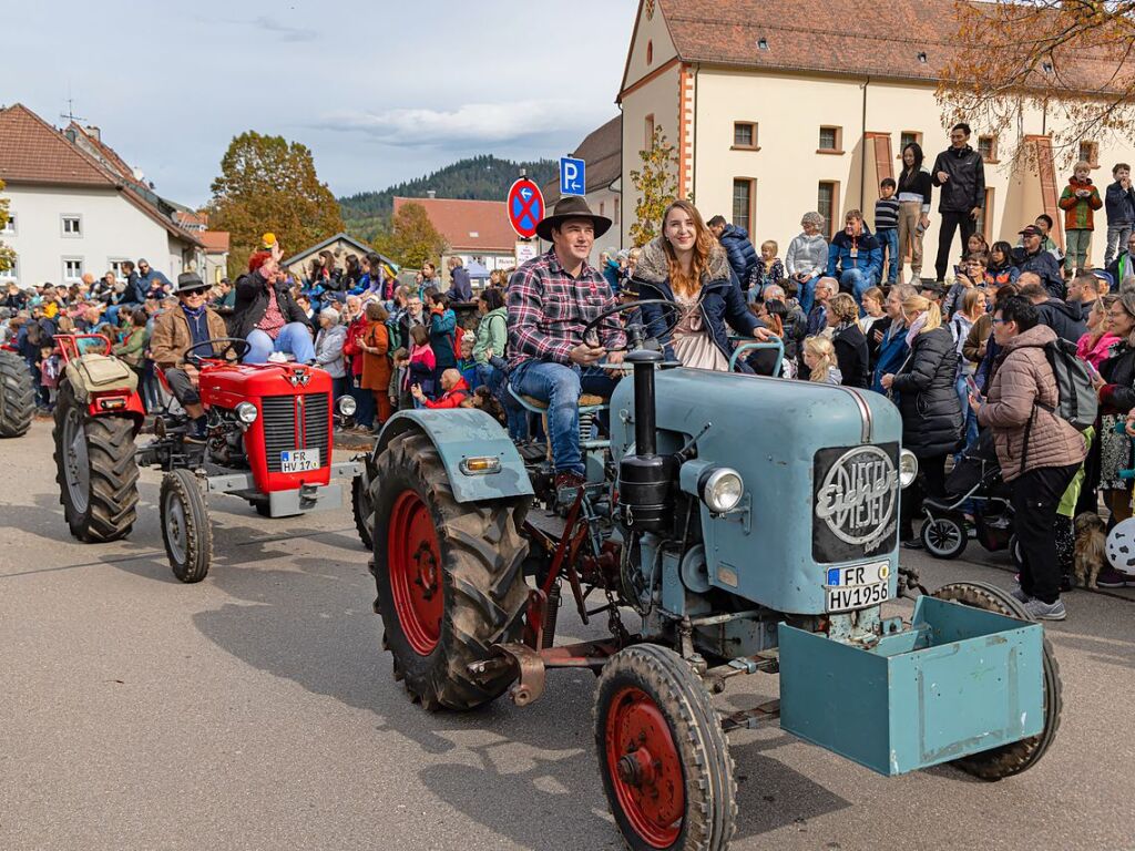 Die Tiere der Erlenbacher Weidegenossenschaft sind wieder im Tal. Das wurde in Oberried beim Almabtrieb mit einem groen Fest gefeiert.