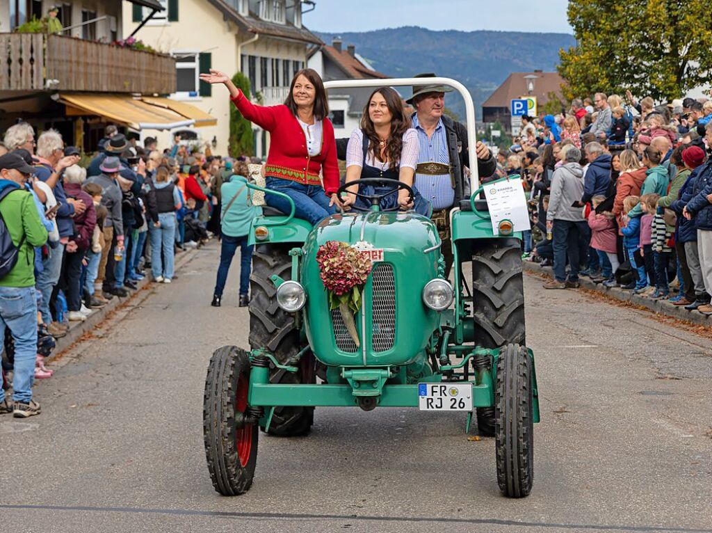 Die Tiere der Erlenbacher Weidegenossenschaft sind wieder im Tal. Das wurde in Oberried beim Almabtrieb mit einem groen Fest gefeiert.