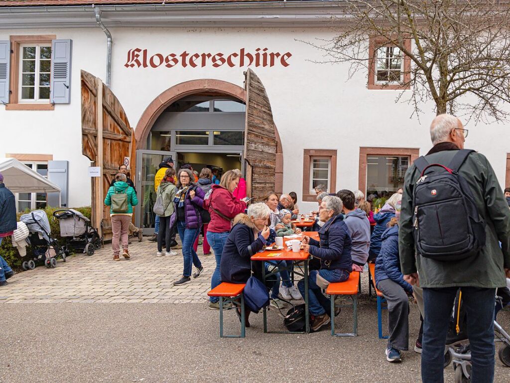 Die Tiere der Erlenbacher Weidegenossenschaft sind wieder im Tal. Das wurde in Oberried beim Almabtrieb mit einem groen Fest gefeiert.