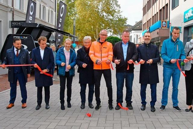 Turmstrae in der Lrracher Innenstadt wird eingeweiht