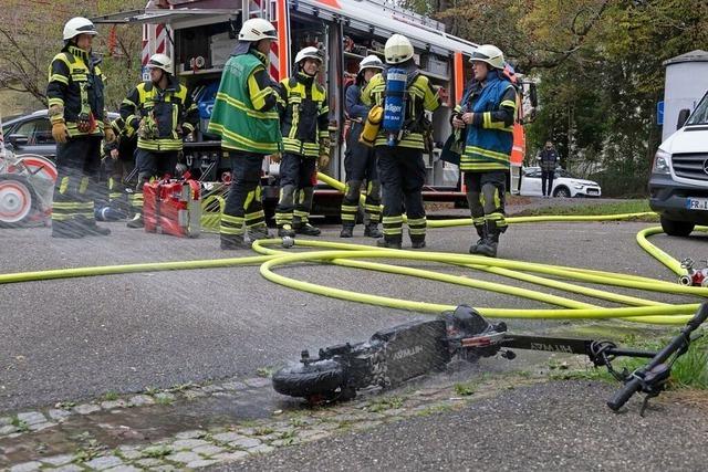 Brennender E-Scooter in Mllheimer Wohnung gelscht – in der Badewanne