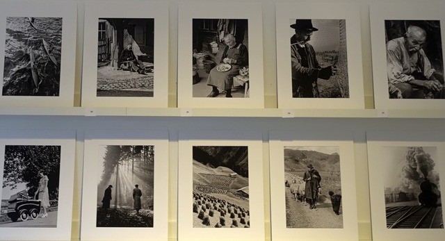 Fotografien von Friedrich Reinert aus ..., zeigen Menschen im Markgrflerland.   | Foto: Roswitha Frey