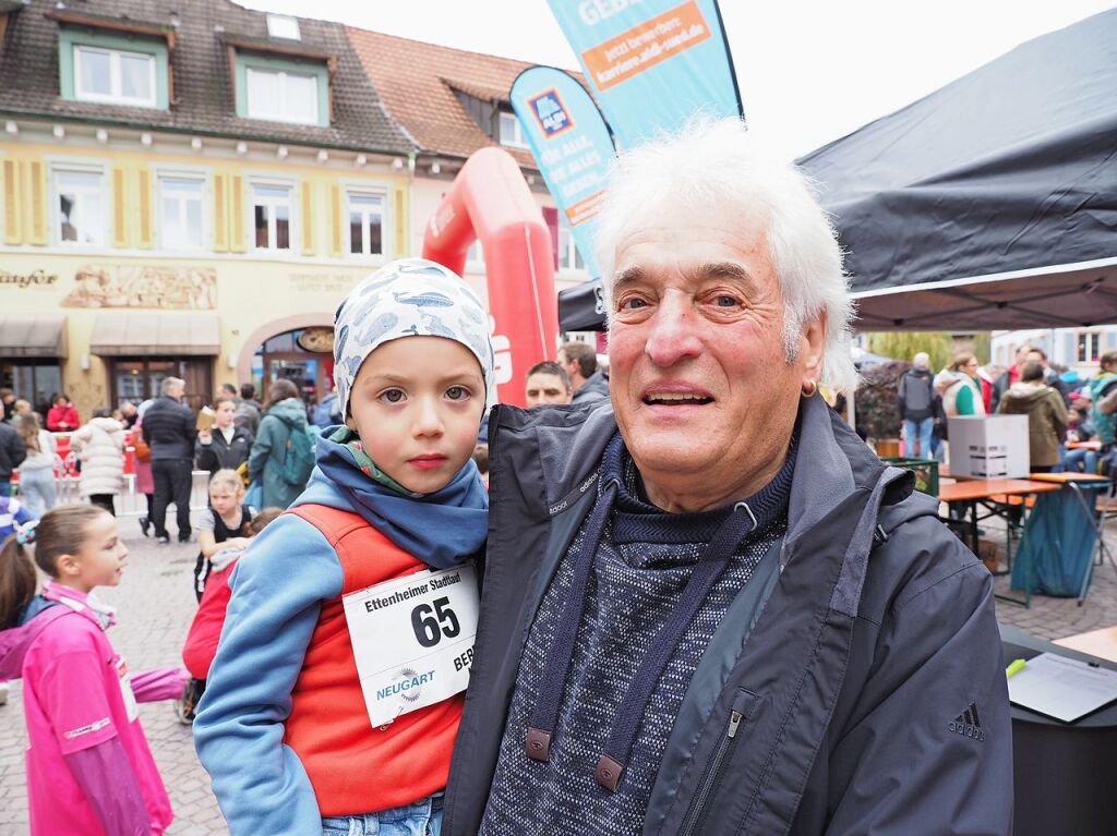 Urgestein Heinz Hglin mit Enkel Henrik