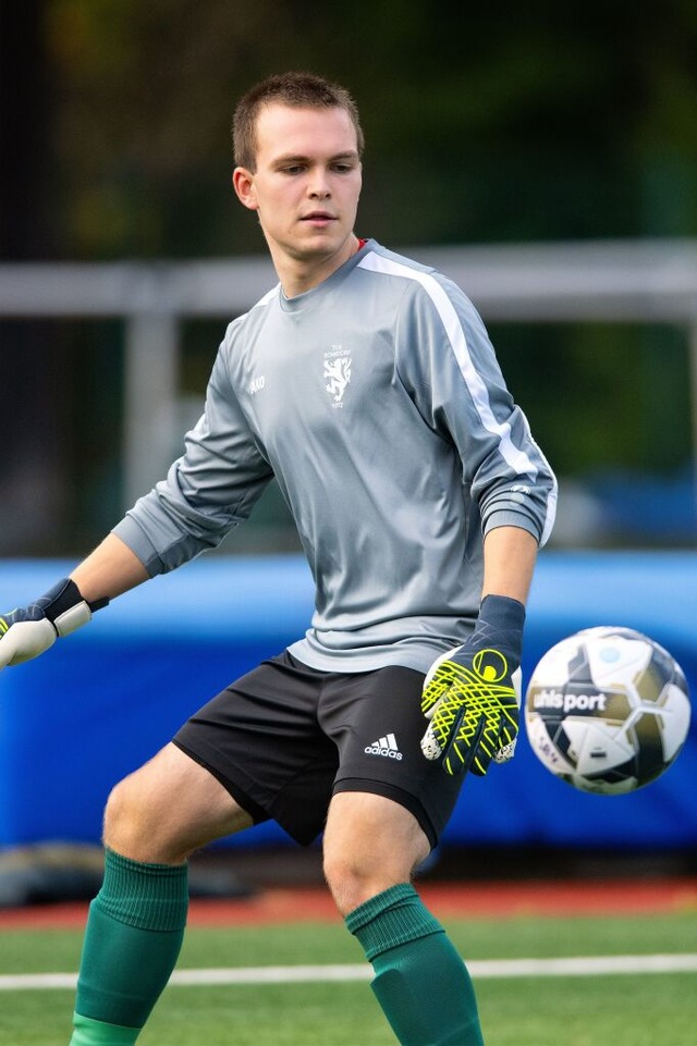 Daniel Mller vom TuS Bonndorf II musste einmal hinter sich greifen.  | Foto: Wolfgang Scheu