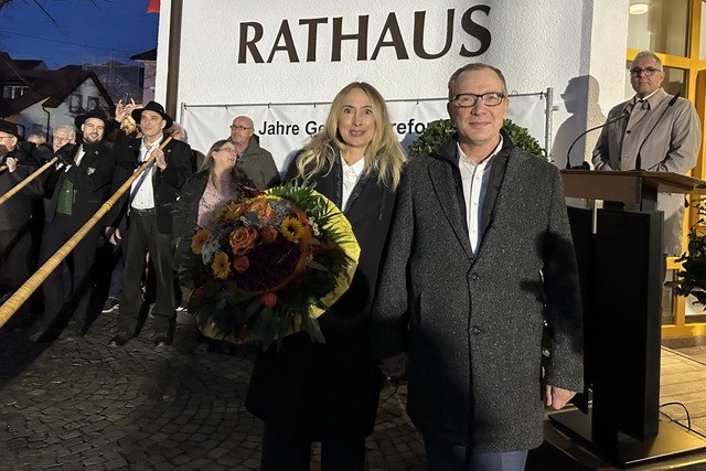 Amalia Lindt-Herrmann, hier mit Eheman... Ortenberger Rathaus ein.<Fett></Fett>  | Foto: Helmut Seller