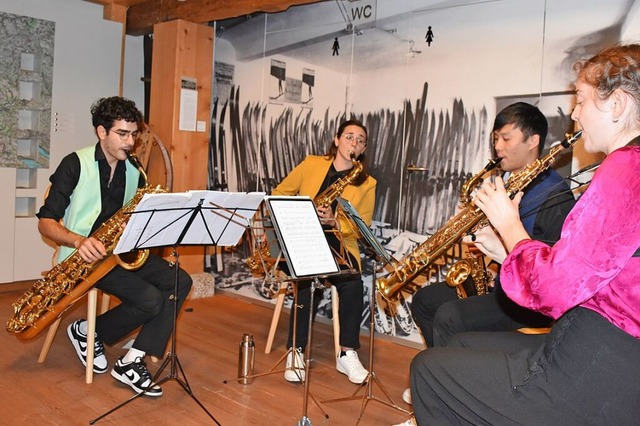 Zu Gast in Hinterzarten: Pedro Silva (...chreiber (Sopran-Saxophon; von links).  | Foto: Thomas Biniossek