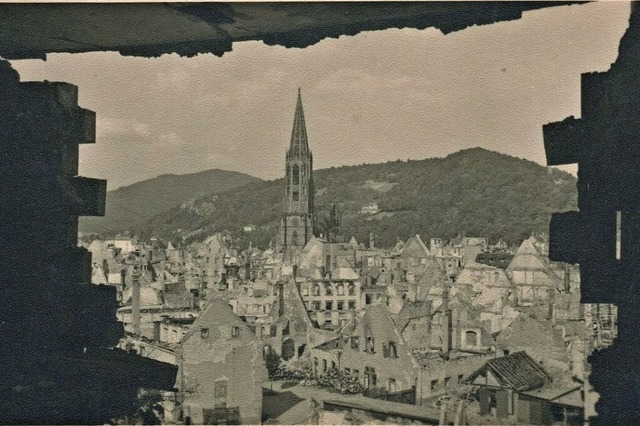 Blick ber den Sdwesten der Altstadt  nach dem Angriff vom 27. November 1944  | Foto: Hans-Jrgen Oehler (Archiv)