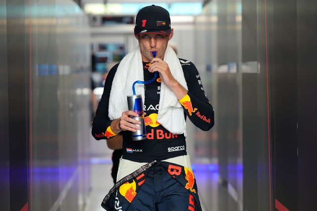 Es werden die Wochen der Wahrheit f&uuml;r Max Verstappen und Red Bull.  | Foto: Vincent Thian/AP/dpa