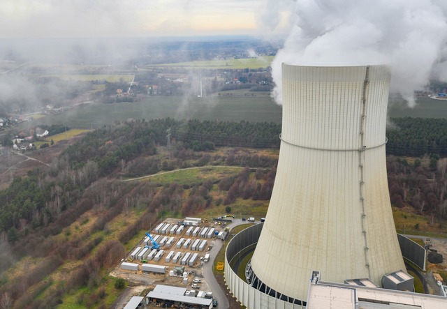 Viele Batteriegro&szlig;speicher entst...e Stromanschl&uuml;sse vorhanden sind.  | Foto: Patrick Pleul/dpa-Zentralbild/ZB