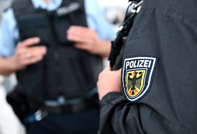 Bundespolizei an einem Bahnhof (Symbolfoto)  | Foto: Sven Hoppe