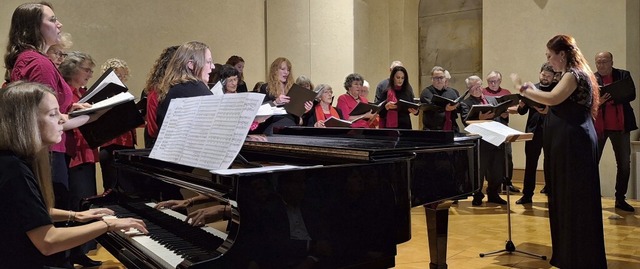 Die Chorgemeinschaft Lahr mit  Dirigen... begeisterte mit einem Musical-Abend.   | Foto: Wolfgang Beck