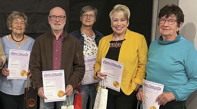 Ehrungen beim TV Ettenheim: (von links...50 Jahre) und Gertrud Jck (70 Jahre)   | Foto: TV Ettenheim