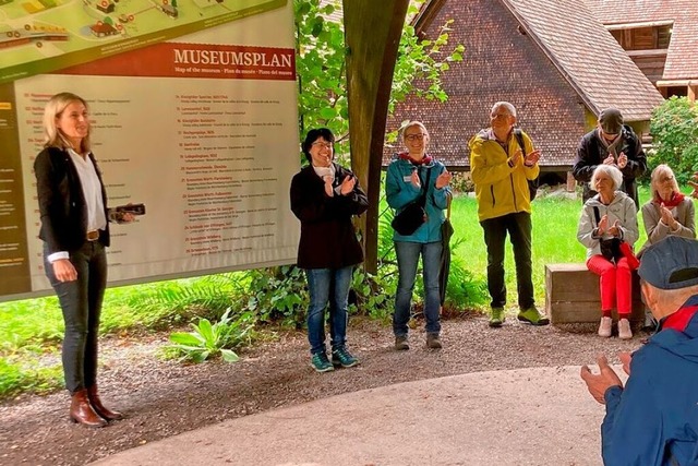 Geschftsfhrerin Margit Langer (links...wlder Freilichtmuseum Vogtsbauernhof.  | Foto: Karin Kleis