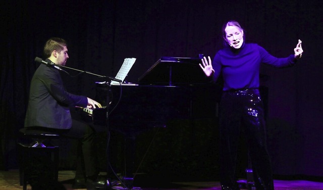 Theresa Winterer und Benedikt Fox unte...um im  Stiftsschaffneikeller bestens.   | Foto: Heidi Fel