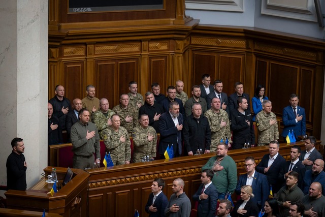 Der ukrainische Pr&auml;sident Wolodym... des Krieges mit Russland vorgestellt.  | Foto: Press Service Of The President O/Press Service Of The President Of Ukraine/AP