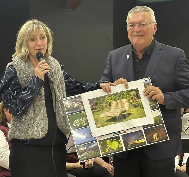 Bislang nur als Foto berreichte Hartw...die Himmelsliege fr die Partnerstadt.  | Foto: privat