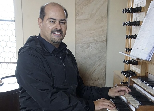 Organist Manuel Tomadin gastierte in Riegel.   | Foto: Ilona Hge