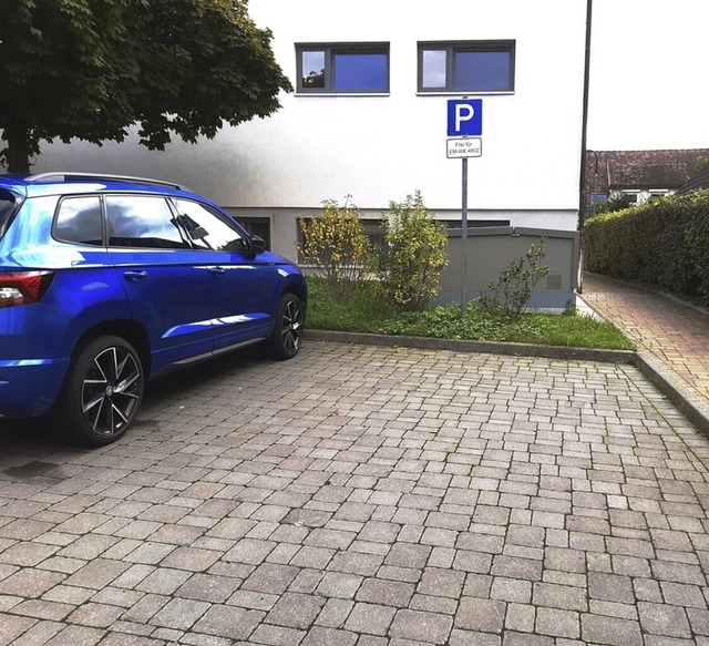 Auf dem Schulhaus-Parkplatz soll es einen ffentlichen Fahrradverleih geben.  | Foto: Reiner Merz