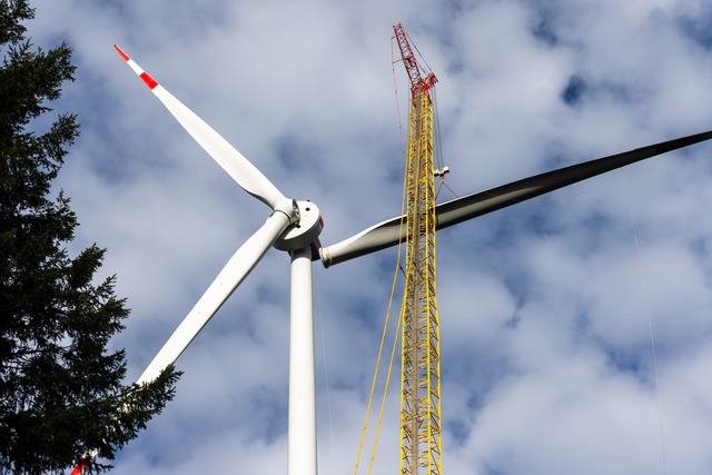 Neue Windkraftanlage am Schauinsland im Schwarzwald  | Foto: Philipp von Ditfurth//dpa