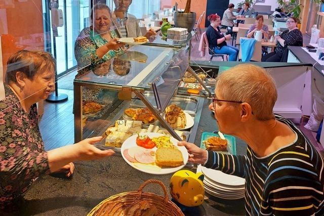 Im Lahrer Caf Lffel wird die Frequenz von Hilfsbedrftigen hher