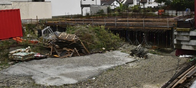 Nichts tut sich beim Bau eines Wohn- u...chftshauses in der Markgrafenstrae.   | Foto: Heinz und Monika Vollmar