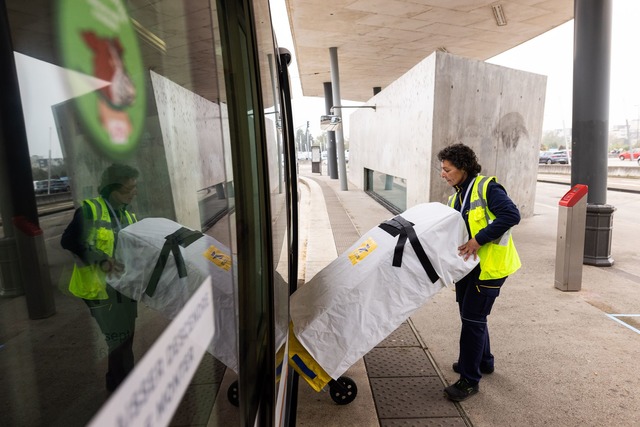 Postpakete werden ein- bis zweimal pro...Star&szlig;burgs ins Zentrum gebracht.  | Foto: Philipp von Ditfurth//dpa