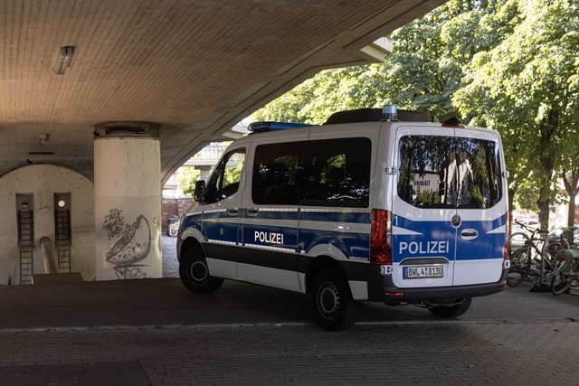 Polizei am Sthlinger Kirchplatz (Archivfoto)  | Foto: Maximo-Hans Musielik