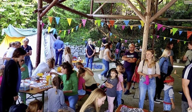 Beim &#8222;Bergfeschtle&#8220; sind i...nder und ihre Eltern zusammengekommen.  | Foto: Verein Dorfleben