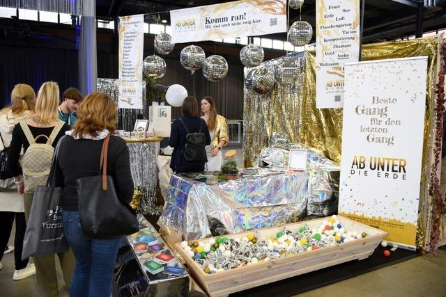 Die aktuell in Freiburg gastierende Messe "Leben und Tod" ist voller Gegenstze