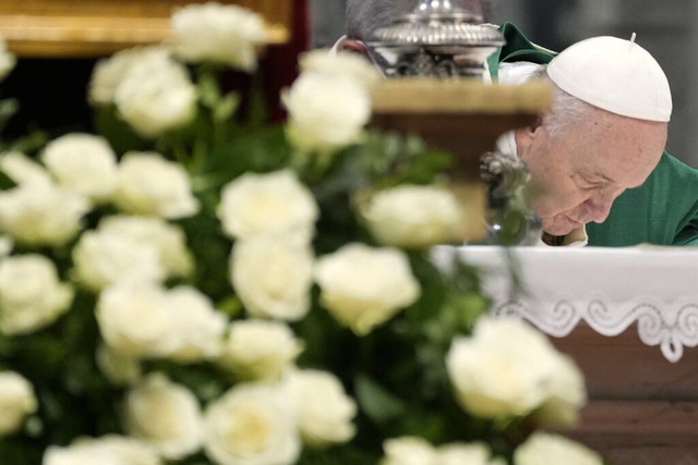 Papst Franziskus beim Gottesdienst zur...synode vor etwas mehr als einer Woche.  | Foto: Gregorio Borgia (dpa)