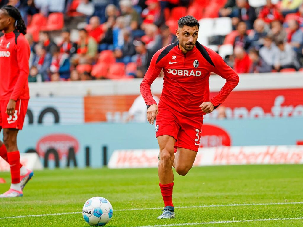 Vincenzo Grifo beim Aufwrmen vor Spielbeginn.