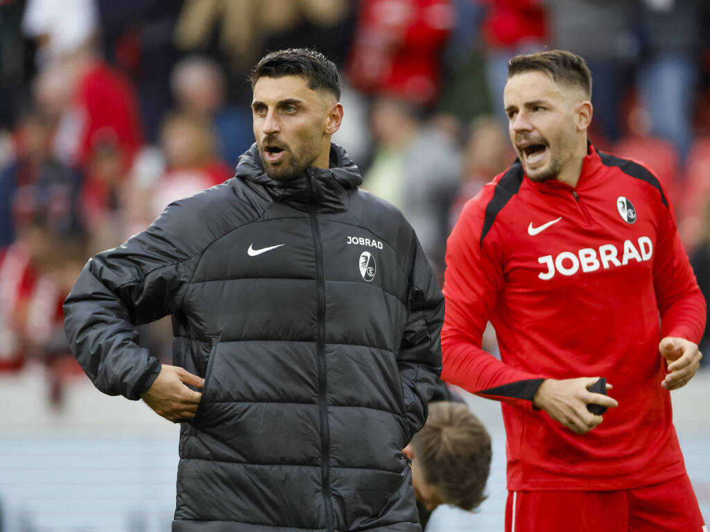 Vincenzo Grifo vom SC Freiburg und Christian Gnter nach dem Spiel