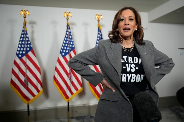 Harris macht Wahlkampf im Swing State Michigan.  | Foto: Jacquelyn Martin/AP/dpa