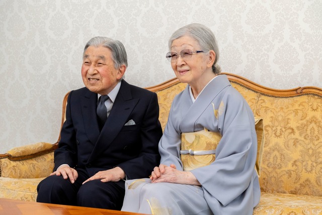 Japans fr&uuml;here Kaiserin Michiko w...macht sich um sie Sorgen. (Archivbild)  | Foto: Uncredited/Imperial Household Agency via AP/dpa