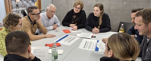 An mehreren Kommunikationsinseln gab e...n fr die Zukunft des Sports in Lahr.   | Foto: Wolfgang Beck