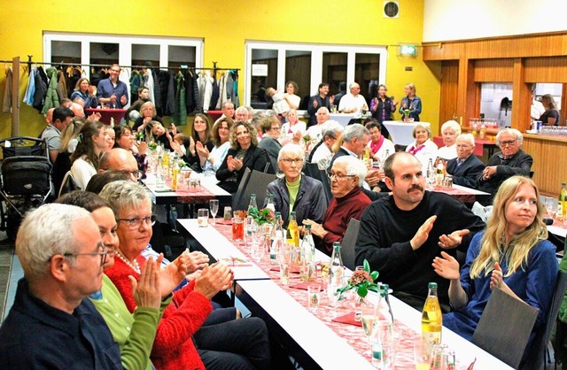 Beste Stimmung herrschte bei der Feier...der Reden, auch in den Stunden danach.  | Foto: Rolf Reimann