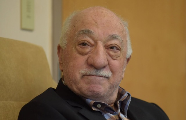 Er war Erdogans Staatsfeind Nummer eins:  Fethullah Glen  | Foto: Matt Smith (dpa)