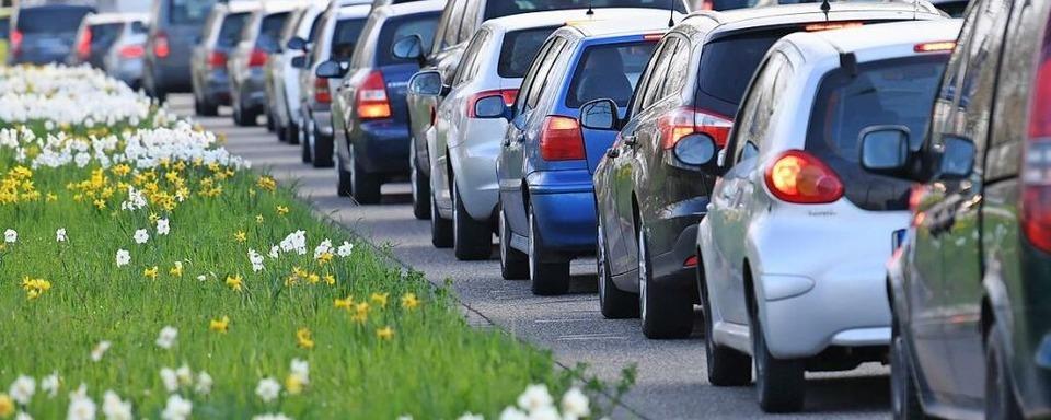 Verkehrschaos in Ihringen durch Falschparker